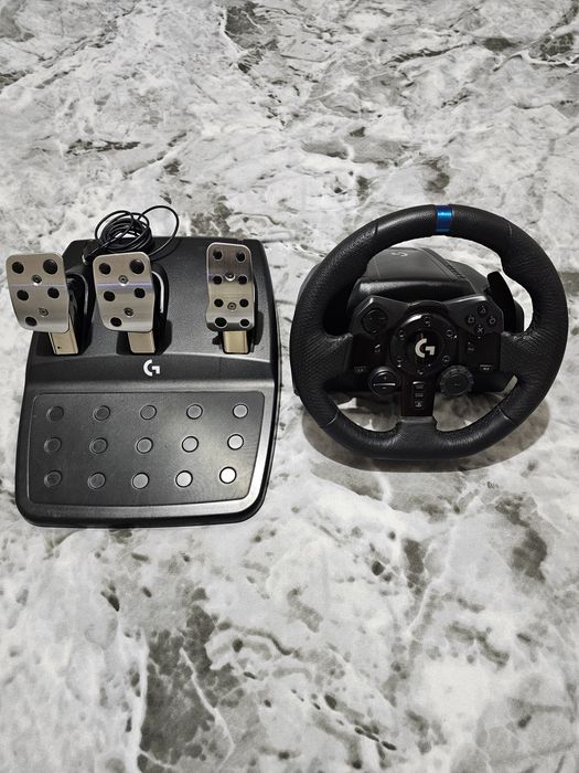 Logitech G923 (Playstation e PC)