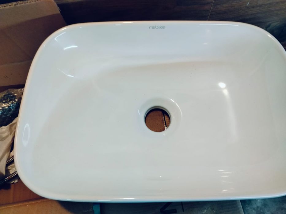 Umywalka z baterią nowa
