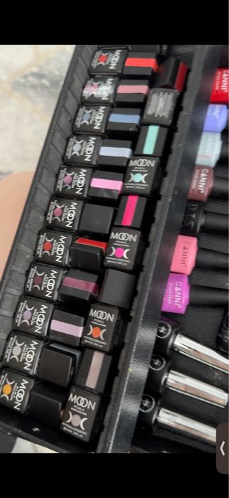 Гель лаки , гелі , топи