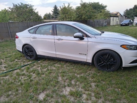 Ekonomiczne auto hybryda z gazem