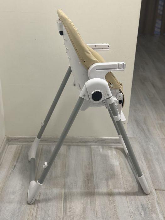 Столик для годування