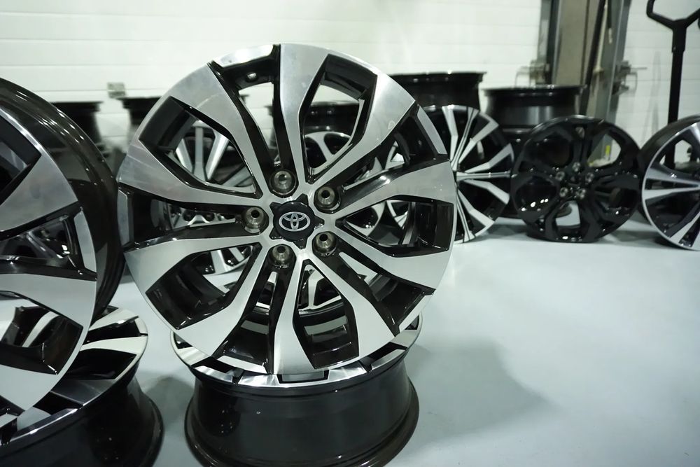 Felgi aluminiowe 17 Toyota  Ch-R Auris Avensis Rav 4 Corolla Camry Yar