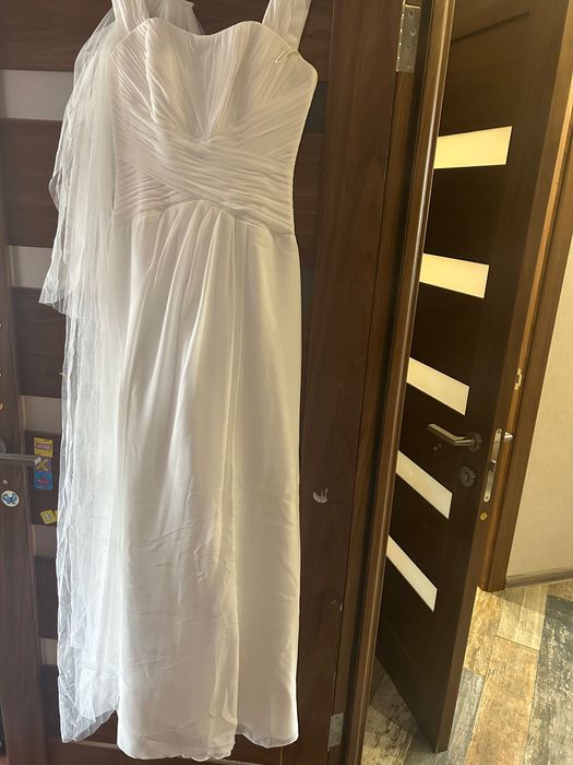 Весільна сукня з фатою не вінчаною біла з розрізом розмір S