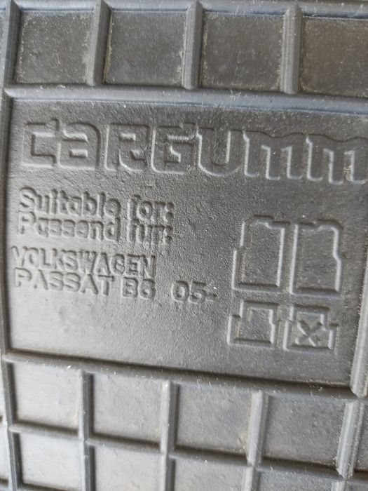 Килимки резинові для Passat b6, b7