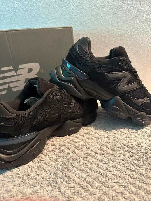 New Balance 9060 Triple Black Suede R.44