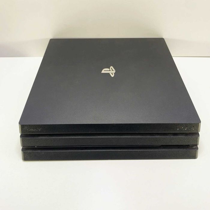 PS4 PRO 1TB Desbloqueada + Jogo FC26 + 1 Comando Novo + Cabos + Caixa