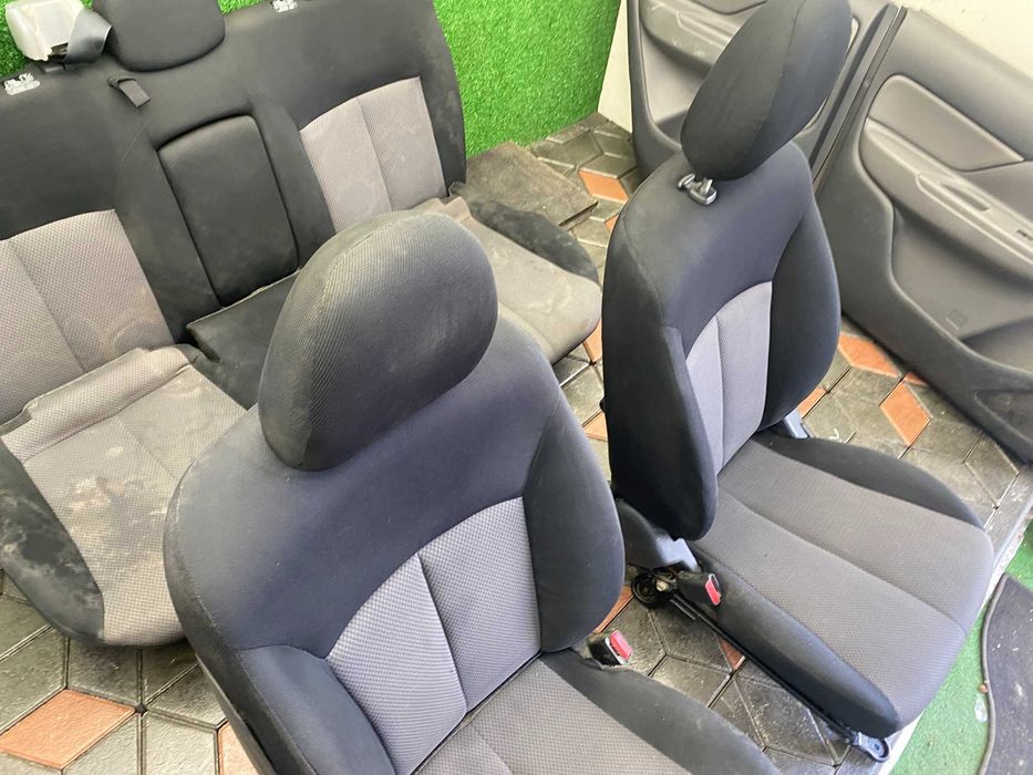Комплект салону, сидіння сідушки  Mitsubishi L200 2015-2019 (1М)