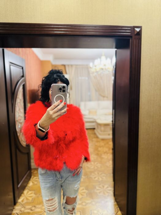 Продам яркое эффектное болеро из пуха страуса. Состояние новое!! .