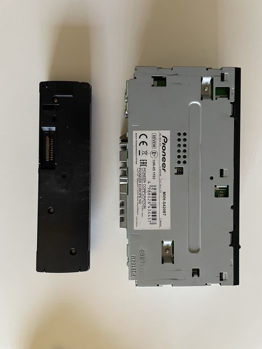 Radio pioneer MVH-S420BT