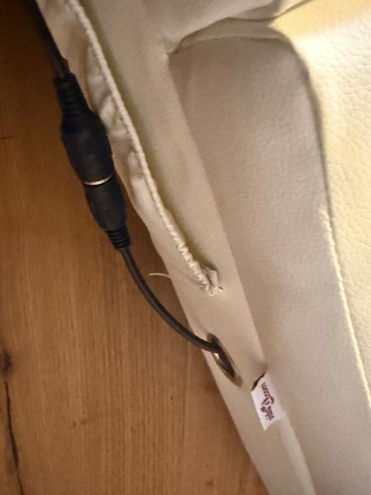 Leżanka fotel szezlong biały z masażem i podgrzewaniem