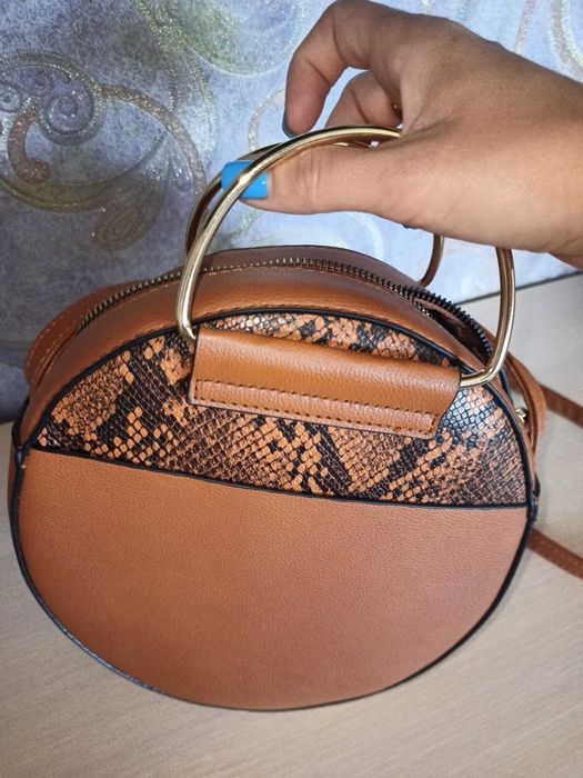 Стильна кругла сумочка