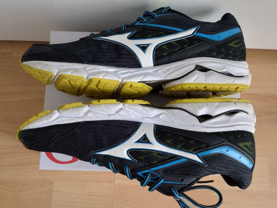 Buty męskie sportowe 44 Mizuno Wave Ultima 9