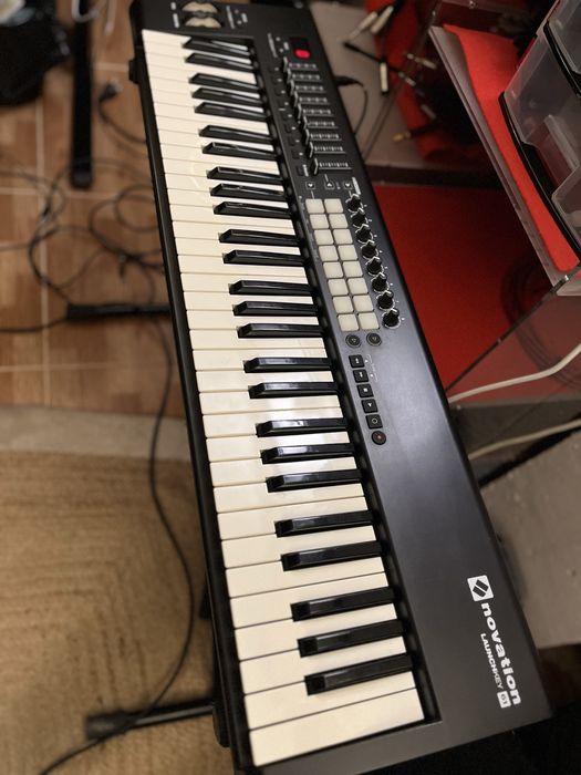 Teclado MIDI Launchkey 61 MK2 da Novation