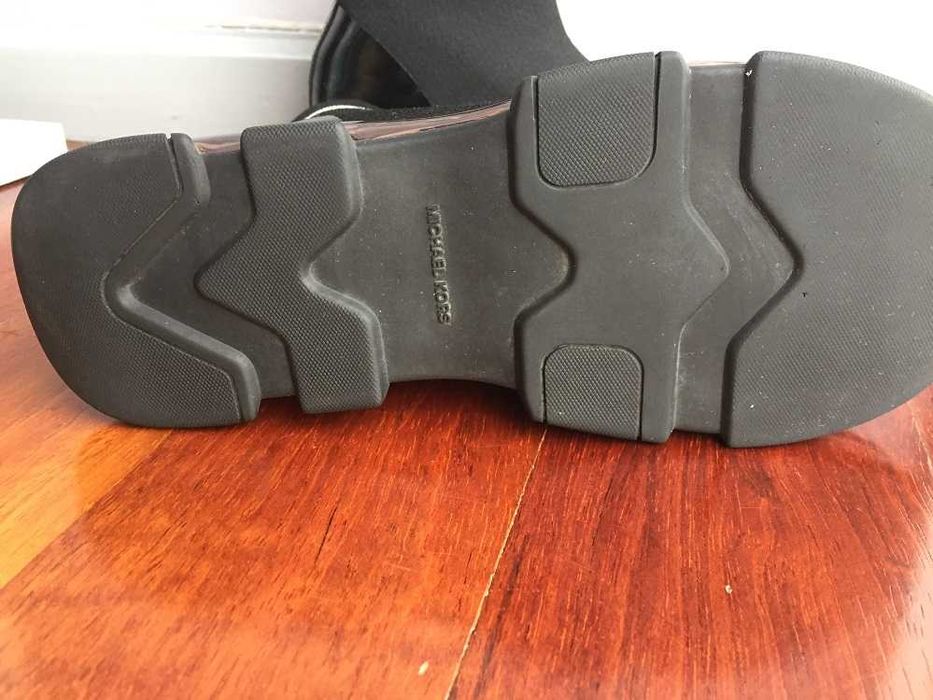 Botins pretos tecido --- MICHAEL KORS -- nr. 35 ( Modelo: Kendra )