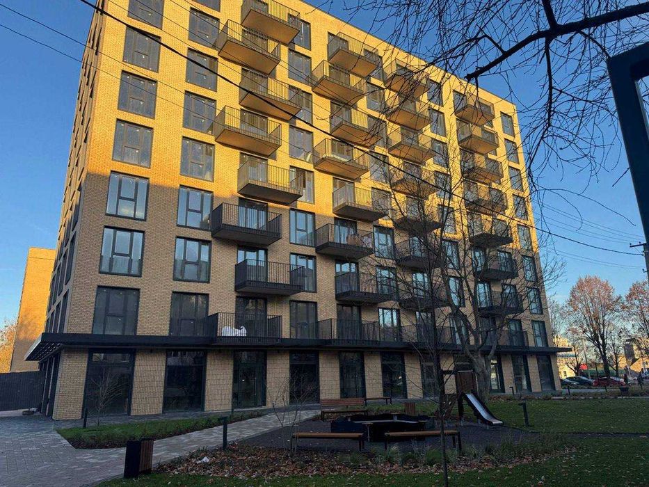 Оренда фасадного приміщення 43 м2  вул. В. Великого, ЖК Wabi