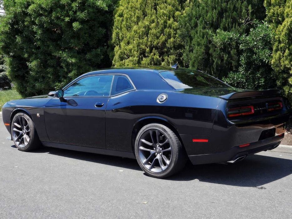 Dodge Challenger      2020