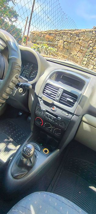 Renault Clio II - 1.2 16v de 2001