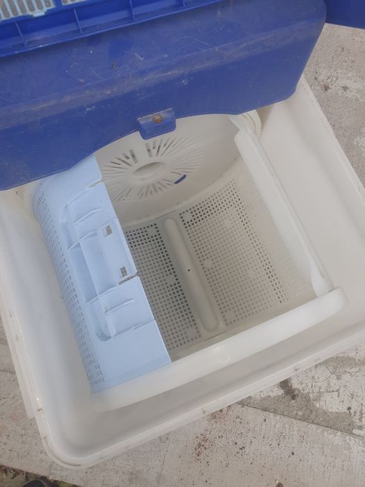 Sprzedam pralke carad