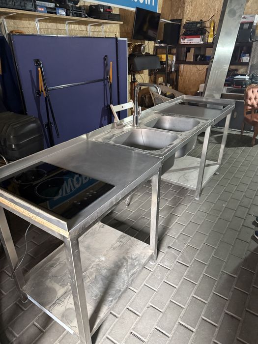 Stół kuchenny ze zlewozmywakiem