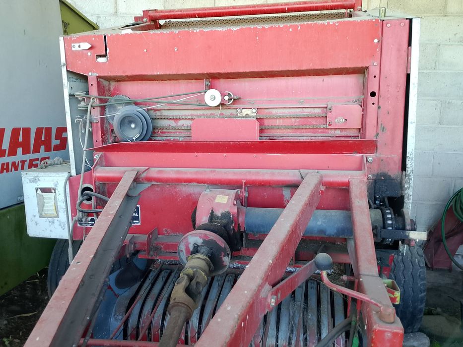 Prasa arobale 1212 Claas Rollant 42 farmer.