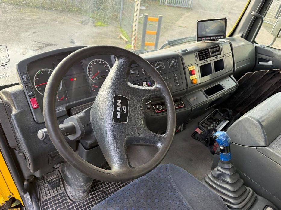 MAN 18.310 4X4 GRUA HIAB-122 TRIBASCULANTE SÓ 330.000km #OPORTUNIDADE#
