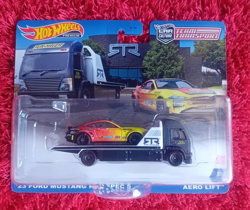 HotWheels Team Transport Ford