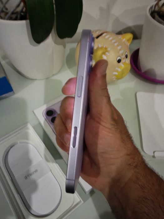 IPhone 17 256g sim-novo com factura e garantia até 06/2029