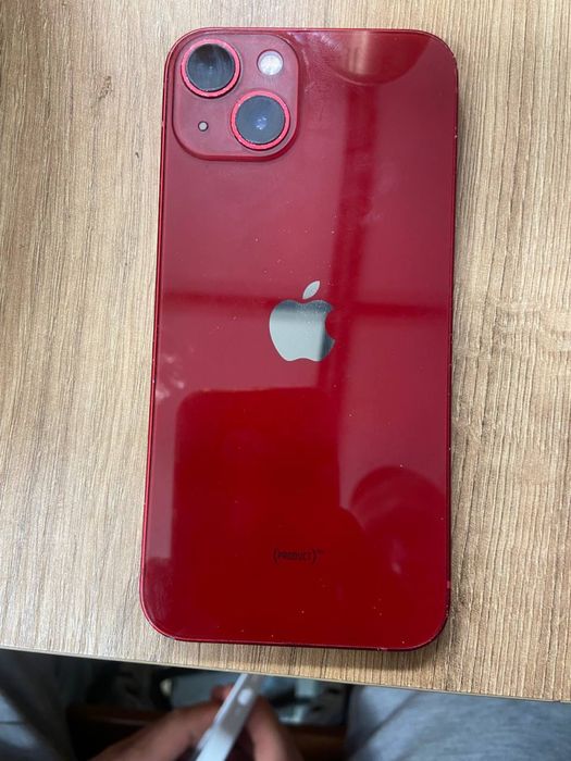 Продам Iphone 13