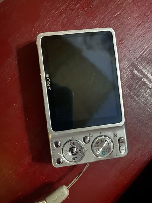 Sony Cyber-shot DSC-W210 + Carregador