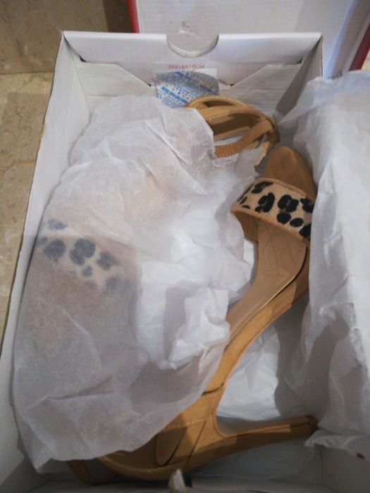 Sapatos elegantes 37