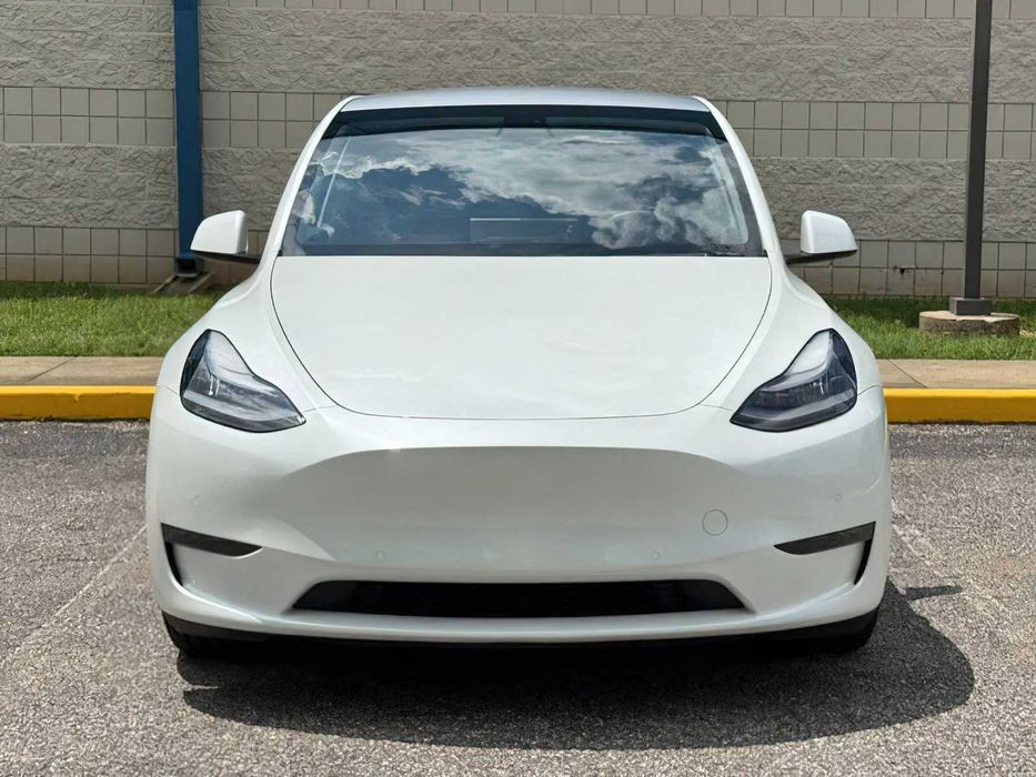 Tesla Model Y      2021
