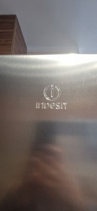 Lodówka Indesit model  LR8S2XB