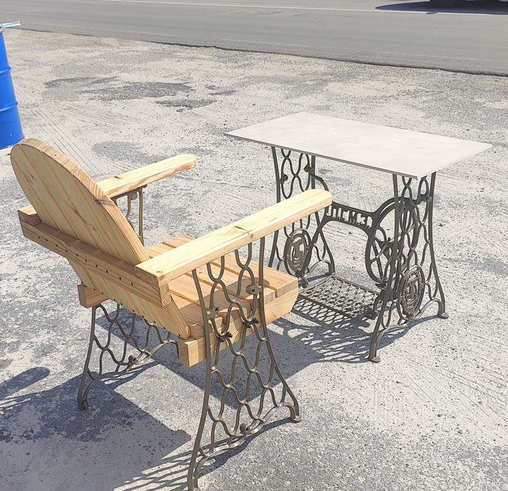 Садові меблі стіл та стул.