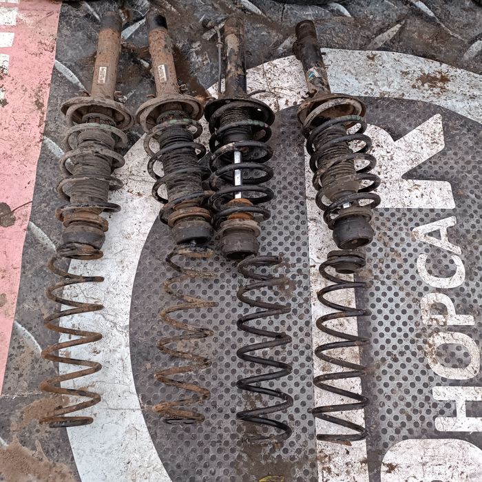 Задня Балка,супорта,цапфа  Skoda Octavia Tour