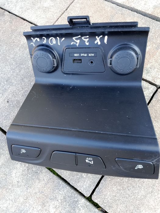 Przełączniki grzanych foteli, AUX,iPod, USB HYUNDAI IX 35, 93310-2Y800
