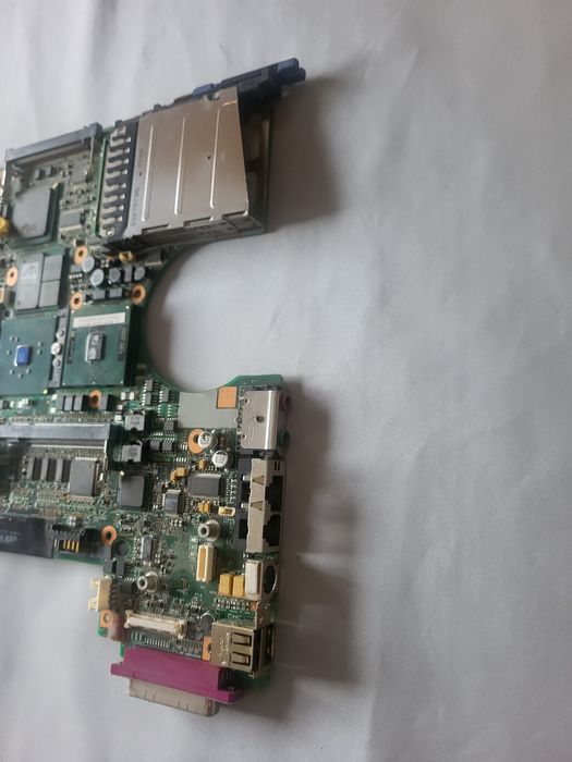 Sprzedam płyte główną do Laptopa LENOVO T40 (Stan nieznany)