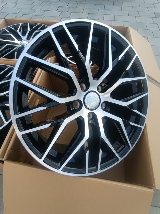 #RS4 Alufelgi R18 5x120 Opel Insignia Czujniki ciśnienia TPMS Śruby