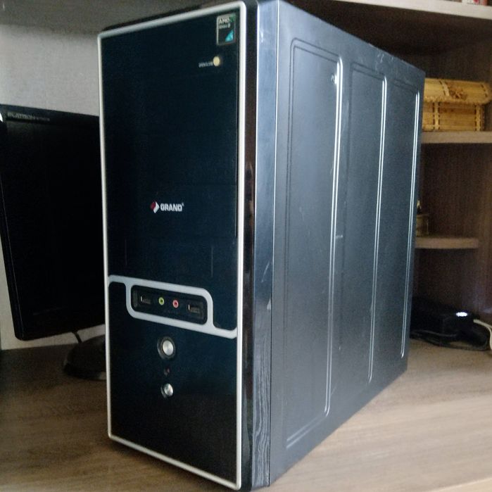 Продаеться комп'ютер в повному комплекті