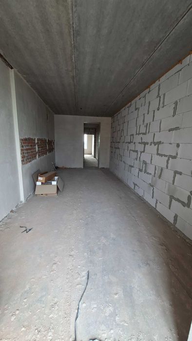 Простора квартира в якісному сучасному будинку