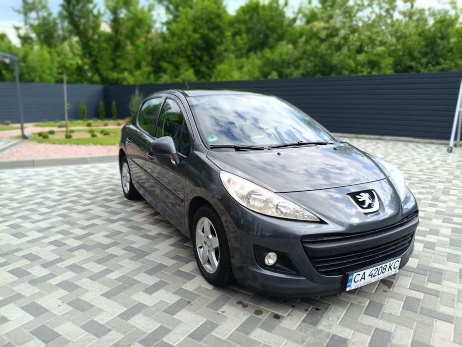 Peugeot 207 2010 рік