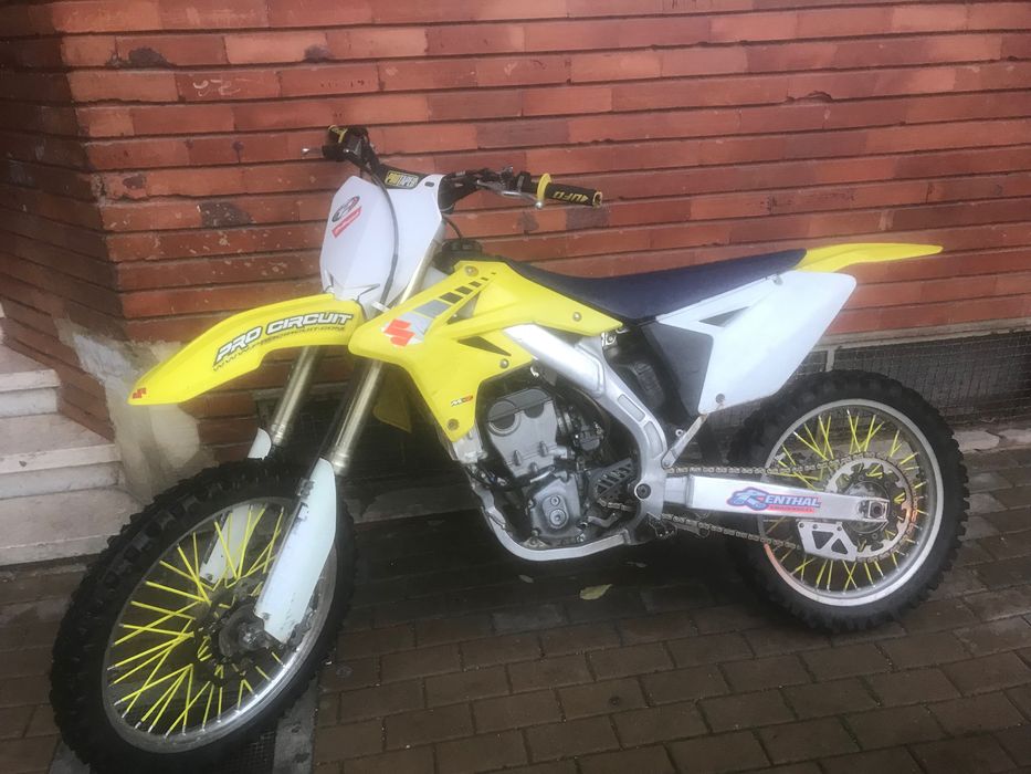 Vende-se motocross susuki rmz 250