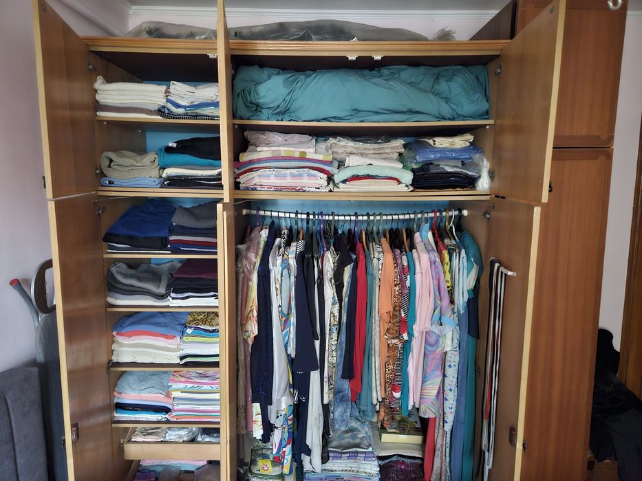 Спальня / меблі для спальні / шафа, 2 ліжка, 2 приліжкові тумби, трюмо