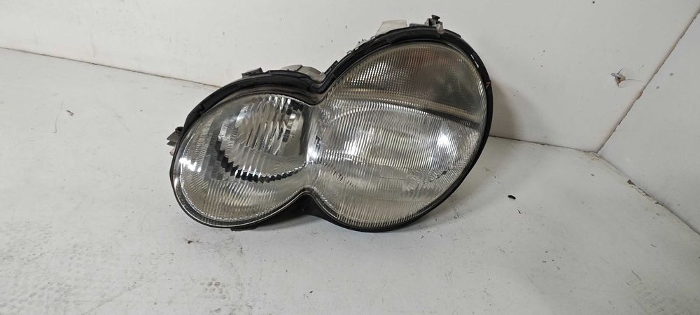 MERCEDES-BENZ KLASA C W203 CLK  PRZEDLIFT HALOGEN Lewa Lampa Lewy przód cena za 1 sztuke