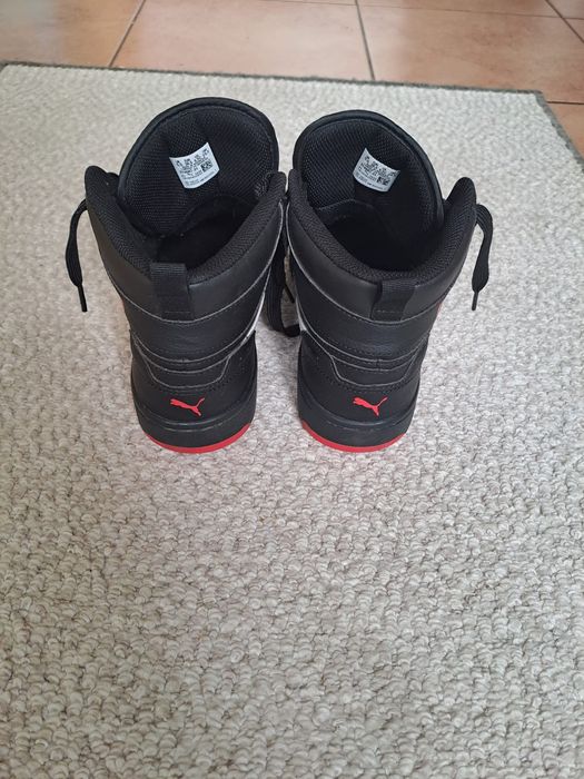 Buty Puma czarno-czerwone 38,5
