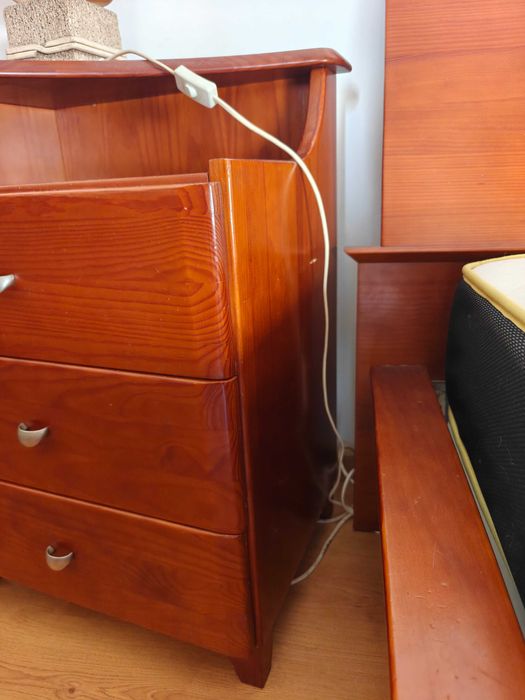 Cama e Mesa de Cerejeira (maciça)