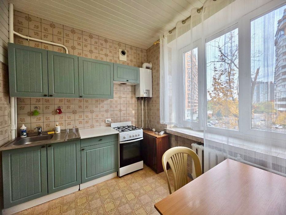 D1L Продам 1 кімнатну квартиру, вул. Отакара  Яроша, 27. метро Ботанічний Сад.