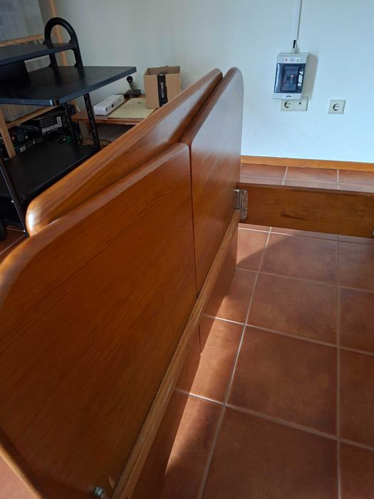 Cama de Solteiro em Pinho Maciço + Estrado e Colchão