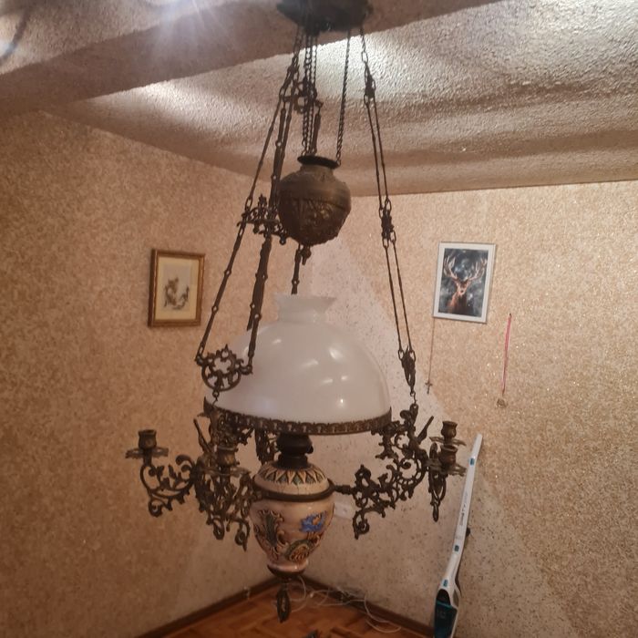 Stylowy żyrandol retro – klasyczna lampa wisząca