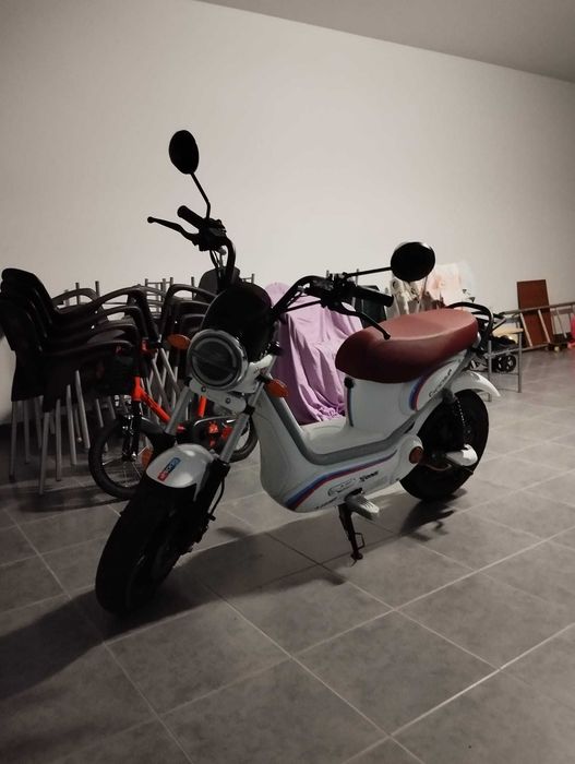 Scooter Elétrica Sem Carta