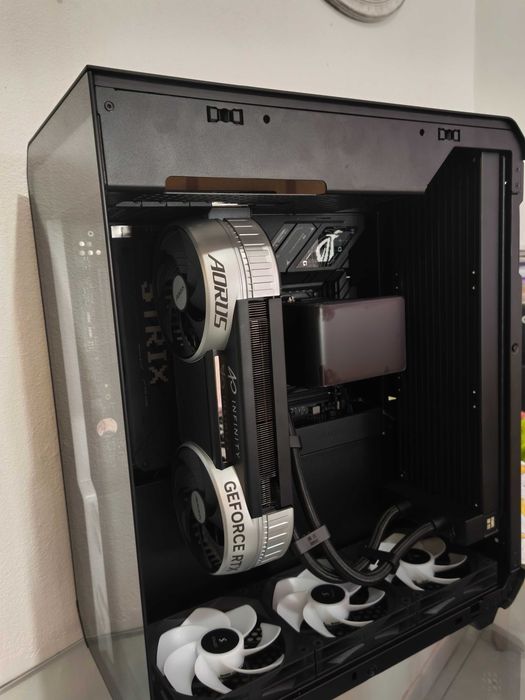 PC gamer Rtx5080